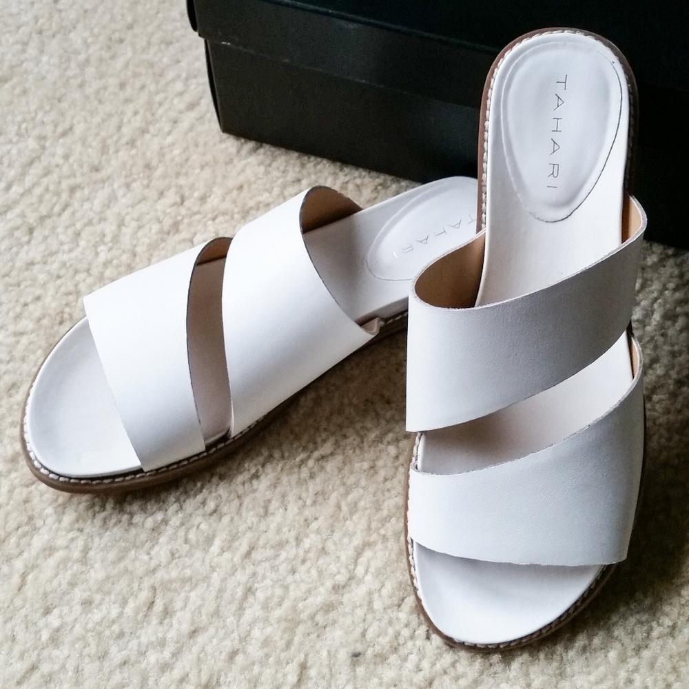 Tahari Women's Ta-Mercer Flat Sandals, Chalk, 6.5M